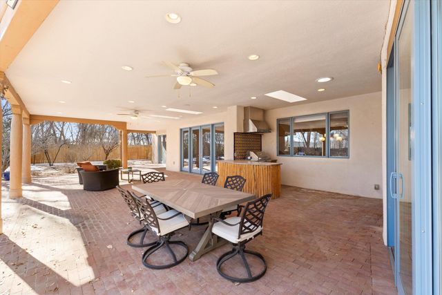 3 Calle De Los Howard, Corrales, NM 87048