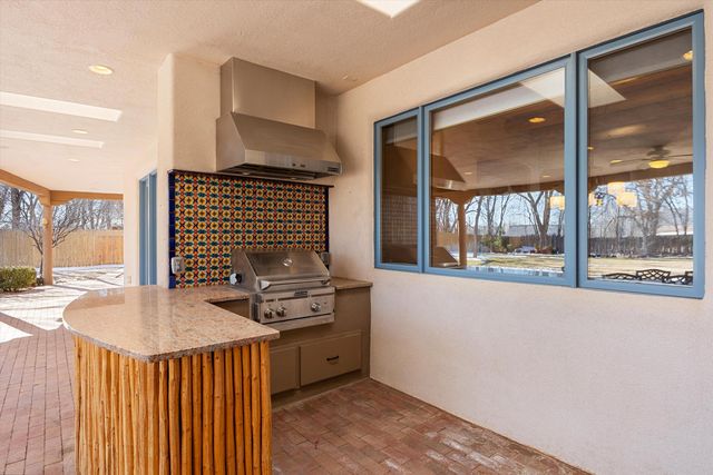 3 Calle De Los Howard, Corrales, NM 87048