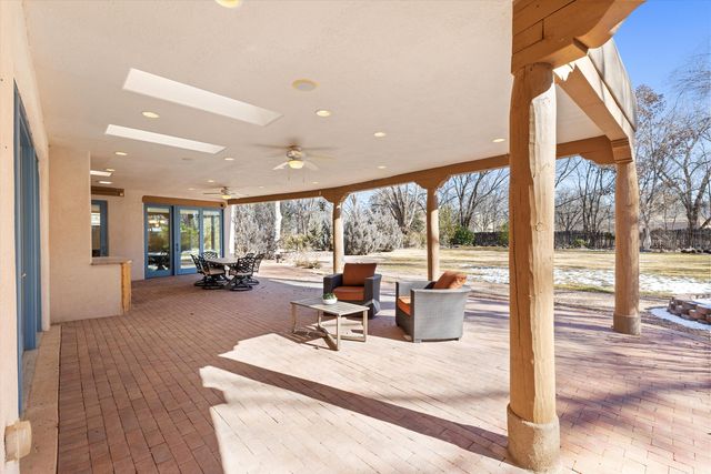 3 Calle De Los Howard, Corrales, NM 87048