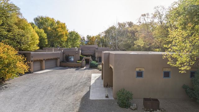 3 Calle De Los Howard, Corrales, NM 87048