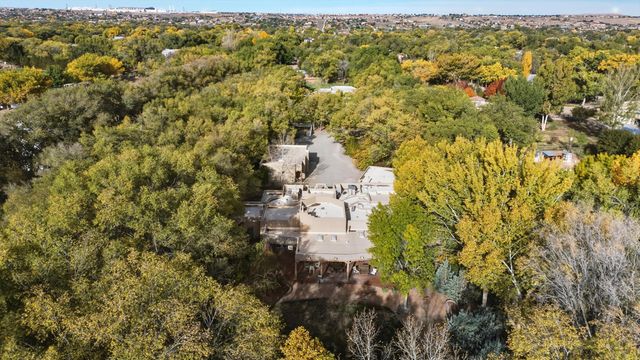 3 Calle De Los Howard, Corrales, NM 87048