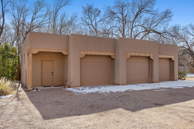 3 Calle De Los Howard, Corrales, NM 87048