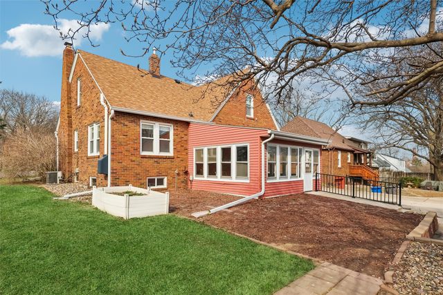 1244 Edgemont Street, Des Moines, IA 50315