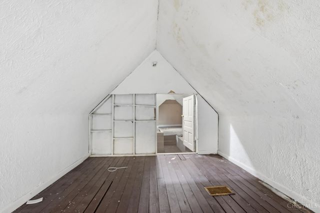 1820 Kinney Avenue, Cincinnati, OH 45207