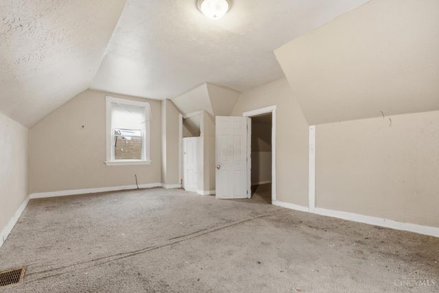 1820 Kinney Avenue, Cincinnati, OH 45207