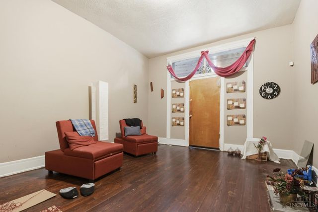 1820 Kinney Avenue, Cincinnati, OH 45207