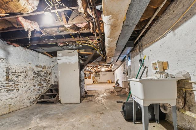 1820 Kinney Avenue, Cincinnati, OH 45207