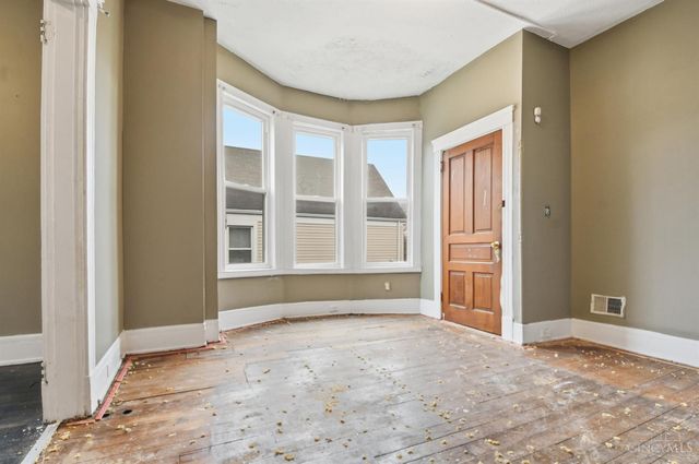 1820 Kinney Avenue, Cincinnati, OH 45207