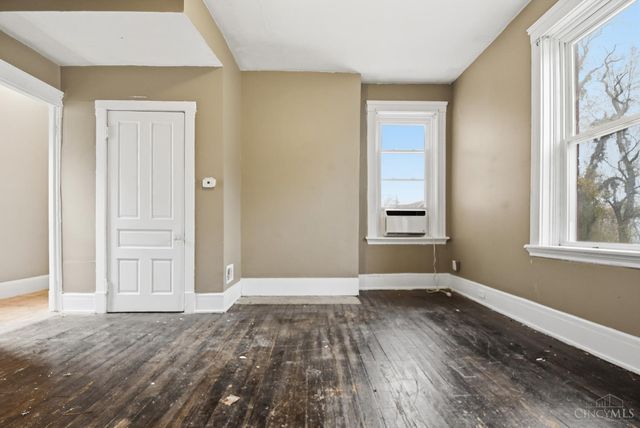 1820 Kinney Avenue, Cincinnati, OH 45207