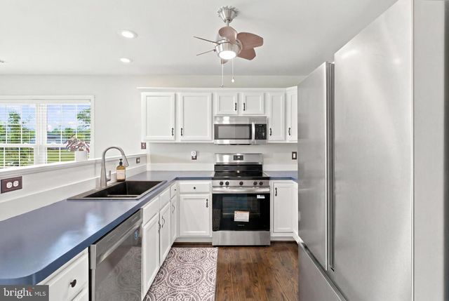 1915 READUS RD, Edinburg, VA 22824