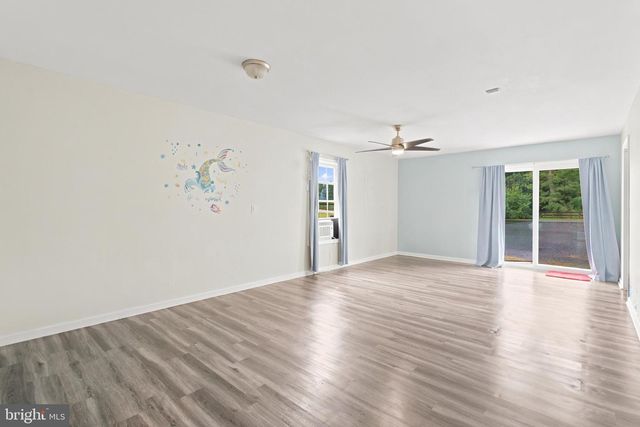 1915 READUS RD, Edinburg, VA 22824