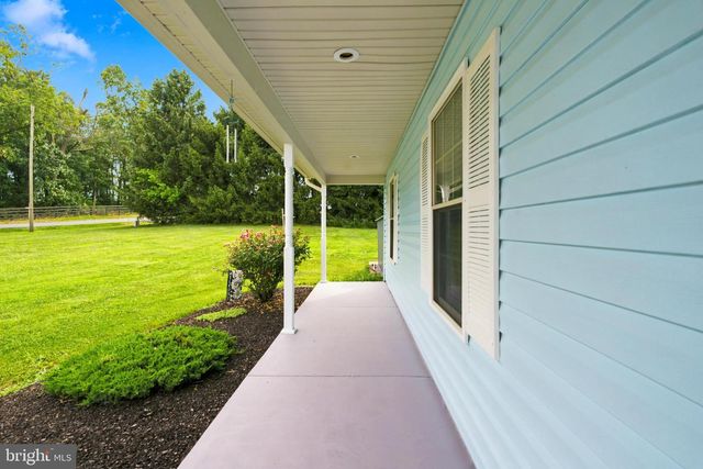 1915 READUS RD, Edinburg, VA 22824