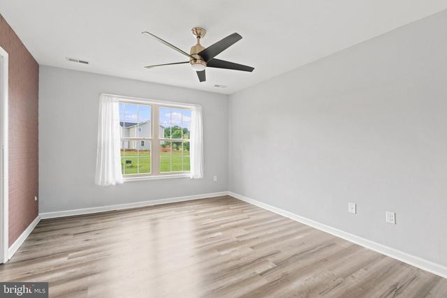 1915 READUS RD, Edinburg, VA 22824