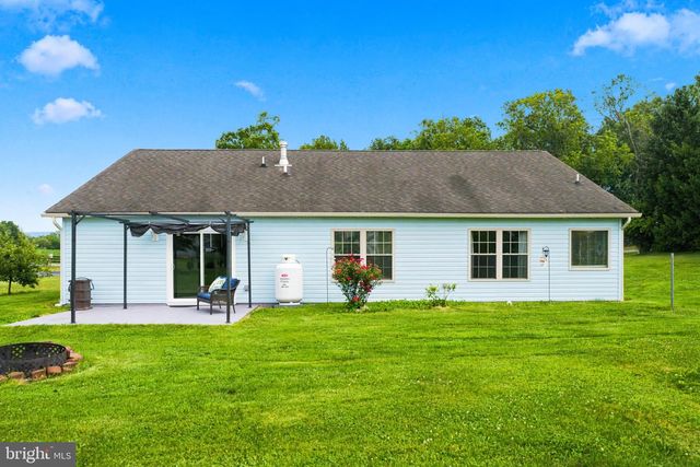 1915 READUS RD, Edinburg, VA 22824