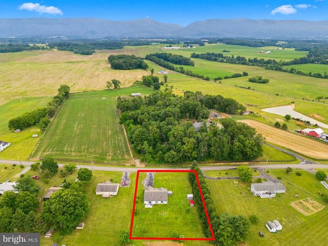 1915 READUS RD, Edinburg, VA 22824