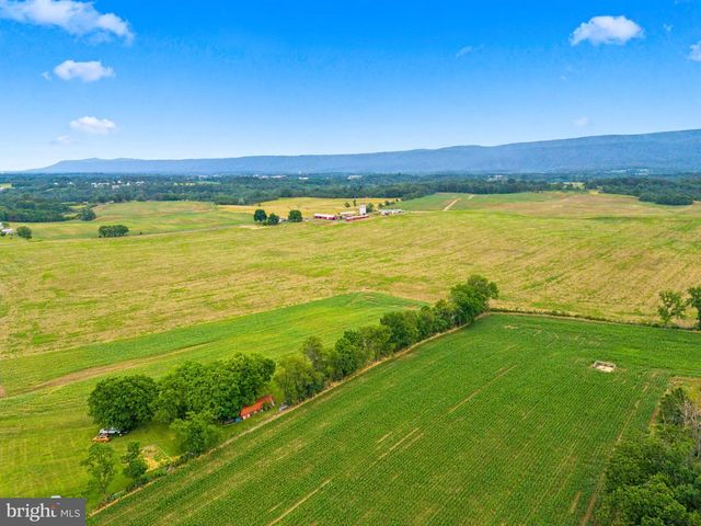 1915 READUS RD, Edinburg, VA 22824