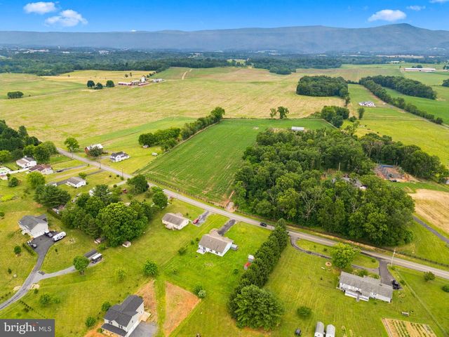 1915 READUS RD, Edinburg, VA 22824