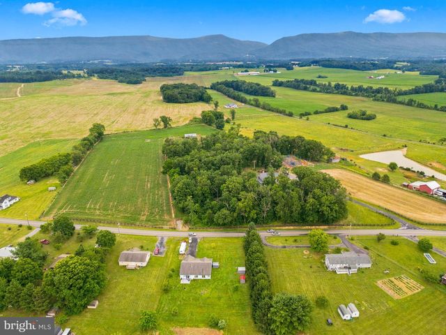 1915 READUS RD, Edinburg, VA 22824