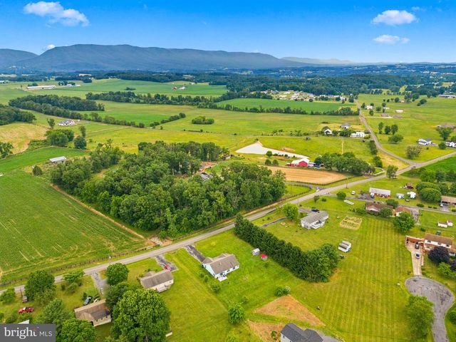 1915 READUS RD, Edinburg, VA 22824