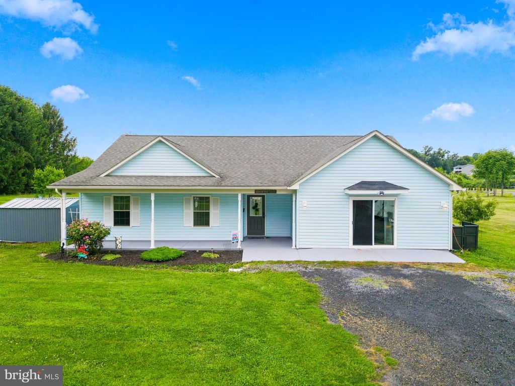 1915 READUS RD, Edinburg, VA 22824
