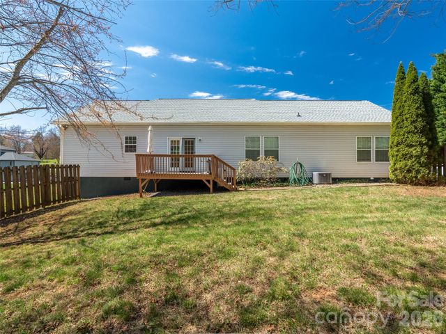 12 Jackson Cove Road, Leicester, NC 28748