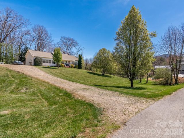 12 Jackson Cove Road, Leicester, NC 28748
