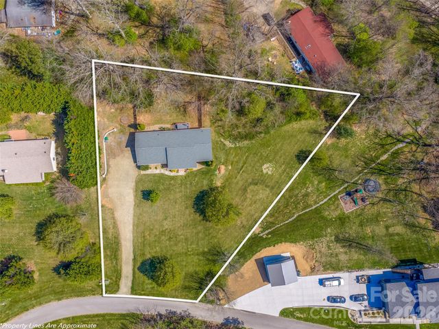 12 Jackson Cove Road, Leicester, NC 28748