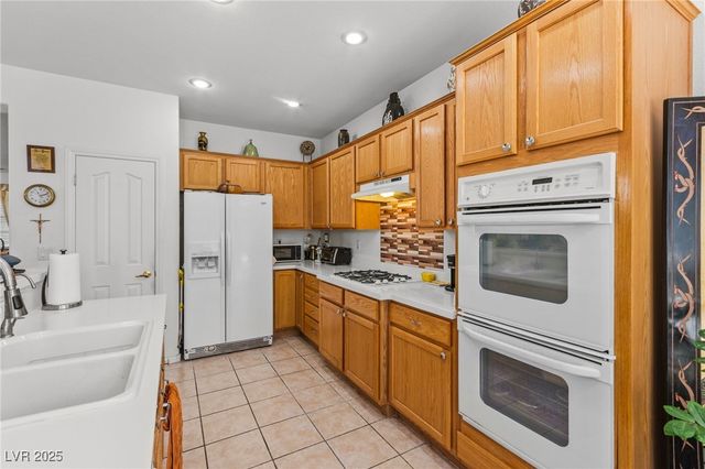 3212 Hill Valley Street, Las Vegas, NV 89129