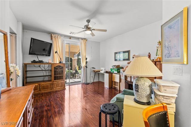 3212 Hill Valley Street, Las Vegas, NV 89129