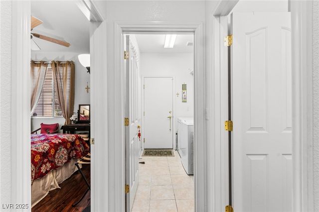 3212 Hill Valley Street, Las Vegas, NV 89129