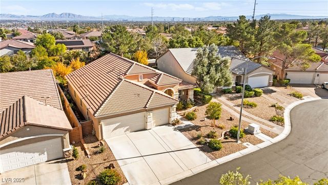 3212 Hill Valley Street, Las Vegas, NV 89129