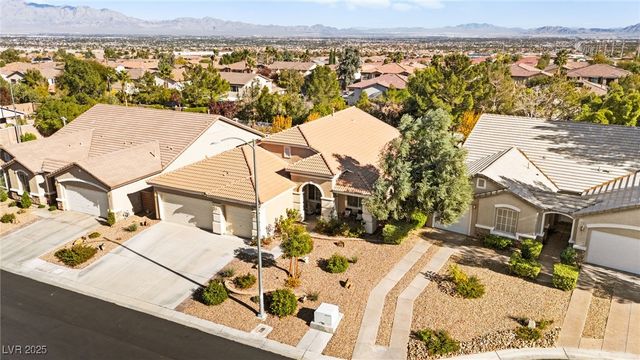 3212 Hill Valley Street, Las Vegas, NV 89129