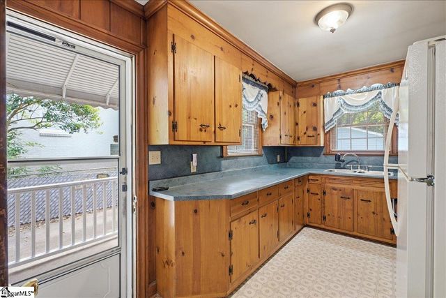 31 Blackburn Street, Greenville, SC 29607