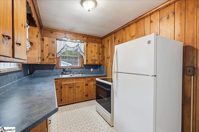 31 Blackburn Street, Greenville, SC 29607