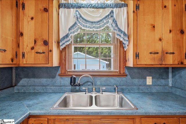 31 Blackburn Street, Greenville, SC 29607