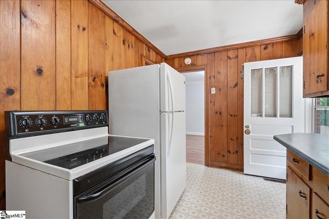 31 Blackburn Street, Greenville, SC 29607