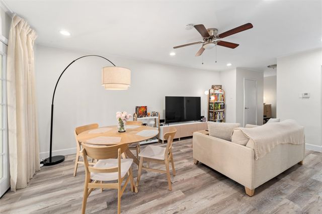 8223 Kingsbrook Road 212, Houston, TX 77024