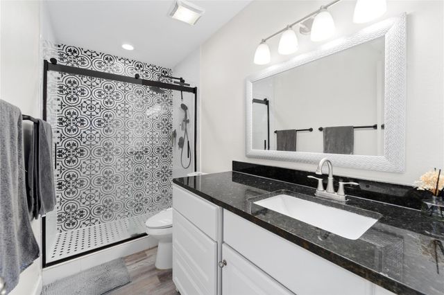 8223 Kingsbrook Road 212, Houston, TX 77024