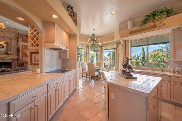 10326 E BUCKSKIN Trail, Scottsdale, AZ 85255