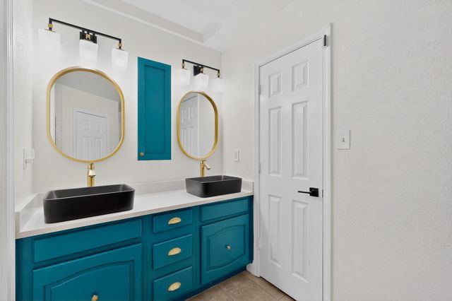 3016 Matterhorn Drive, Bedford, TX 76021