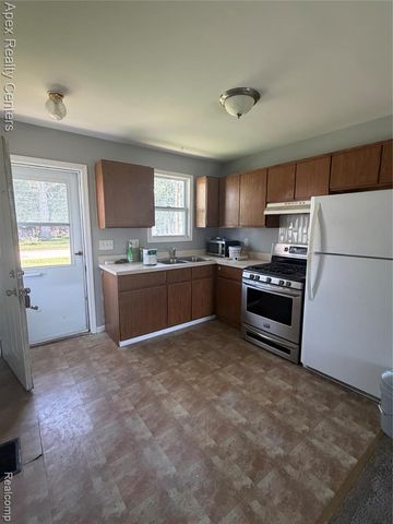 34190 Forest Street, Wayne, MI 48184