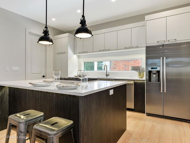2347 W MORSE Avenue, Chicago, IL 60645