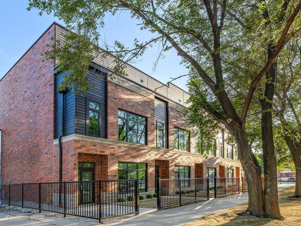 2347 W MORSE Avenue, Chicago, IL 60645
