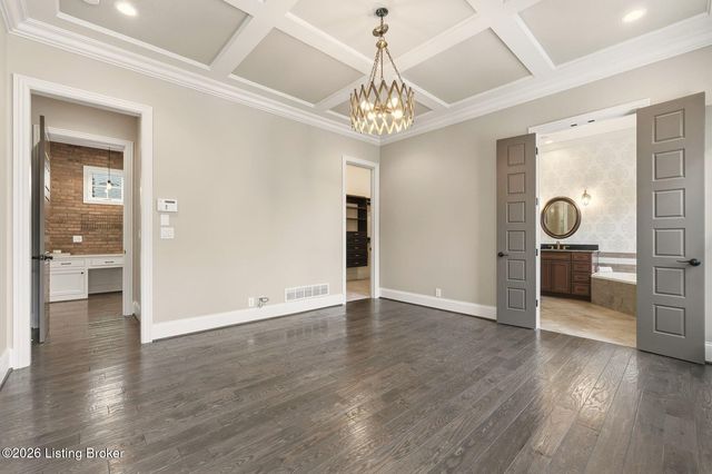 8808 Featherbell Blvd, Prospect, KY 40059