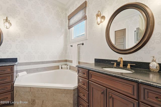 8808 Featherbell Blvd, Prospect, KY 40059