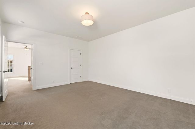 8808 Featherbell Blvd, Prospect, KY 40059