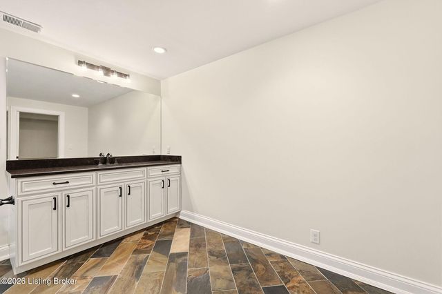 8808 Featherbell Blvd, Prospect, KY 40059