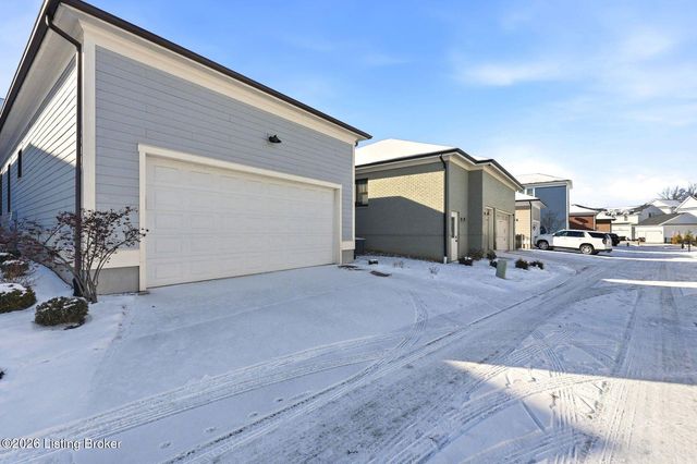 8808 Featherbell Blvd, Prospect, KY 40059