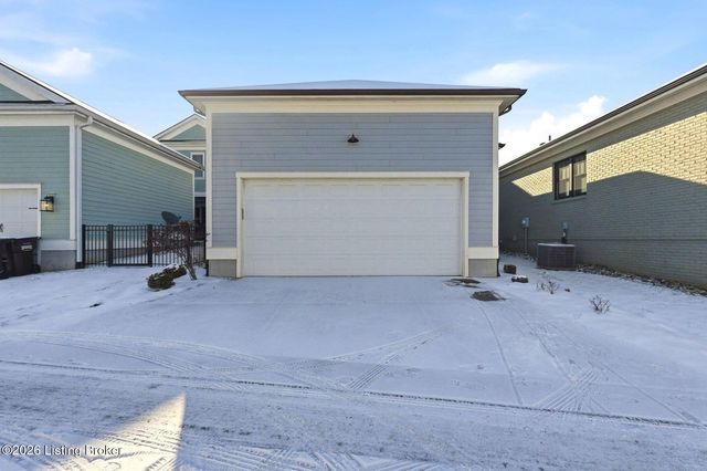 8808 Featherbell Blvd, Prospect, KY 40059