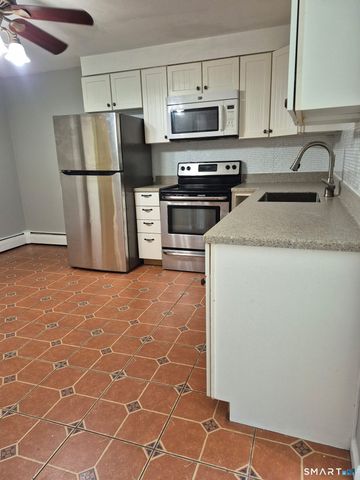 61 Terrace Gardens, Wallingford, CT 06492